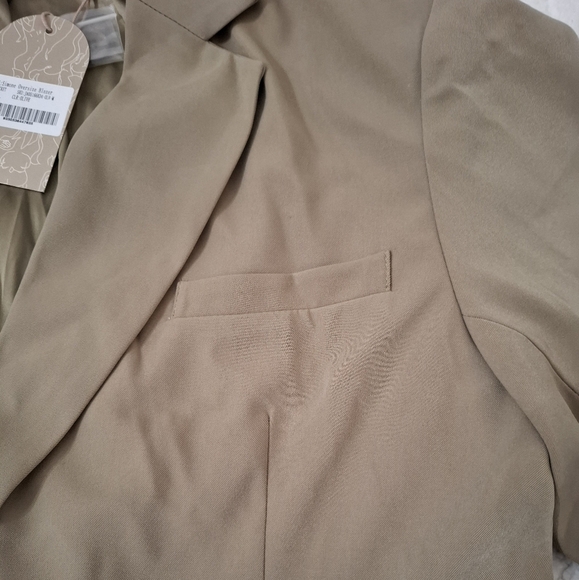 Meshki Simone Lined Oversized Blazer Button Olive Jacket Size Medium New - Picture 12 of 16